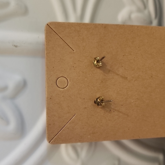 💍3 for $15-Small Goldtone hoop earrings - Picture 4 of 9